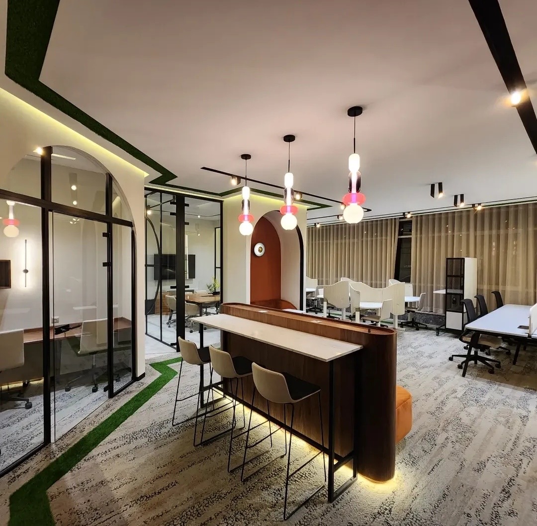 Espace coworking Rabat — éclairage architectural et câblage complet par Drisséléc