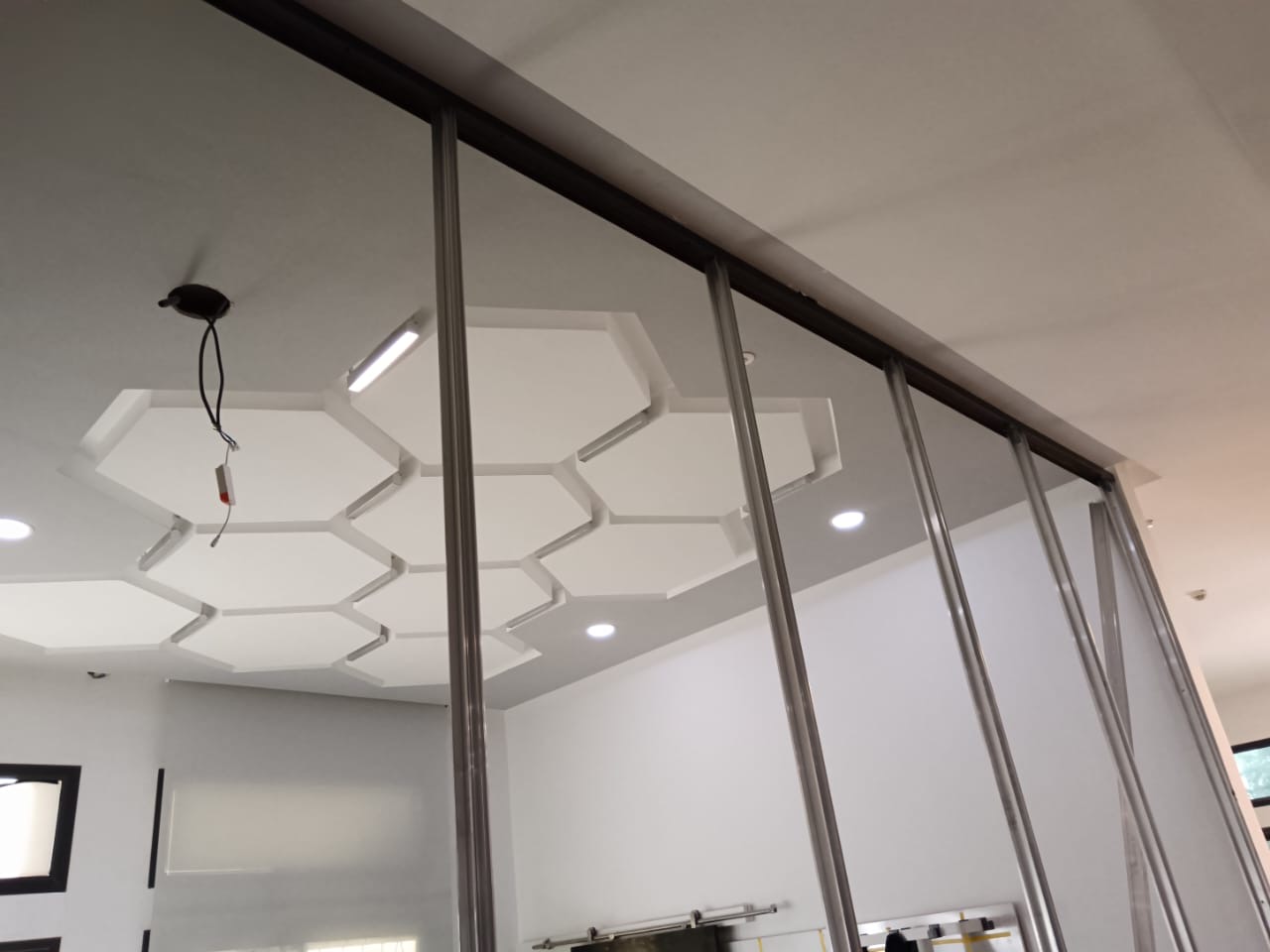 Plafond hexagonal LED — résidentiel haut de gamme