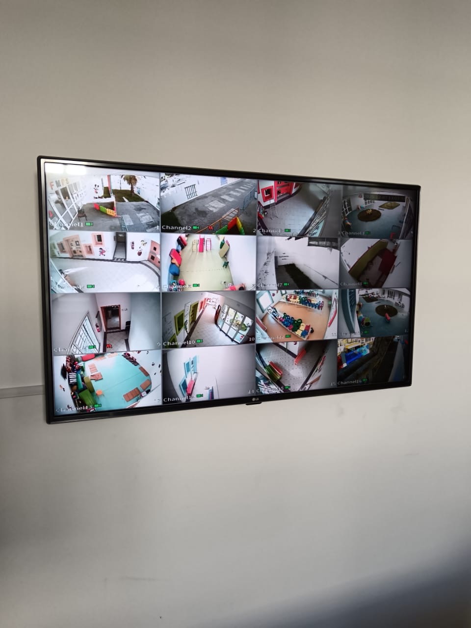 Vidéosurveillance 16 canaux — crèche